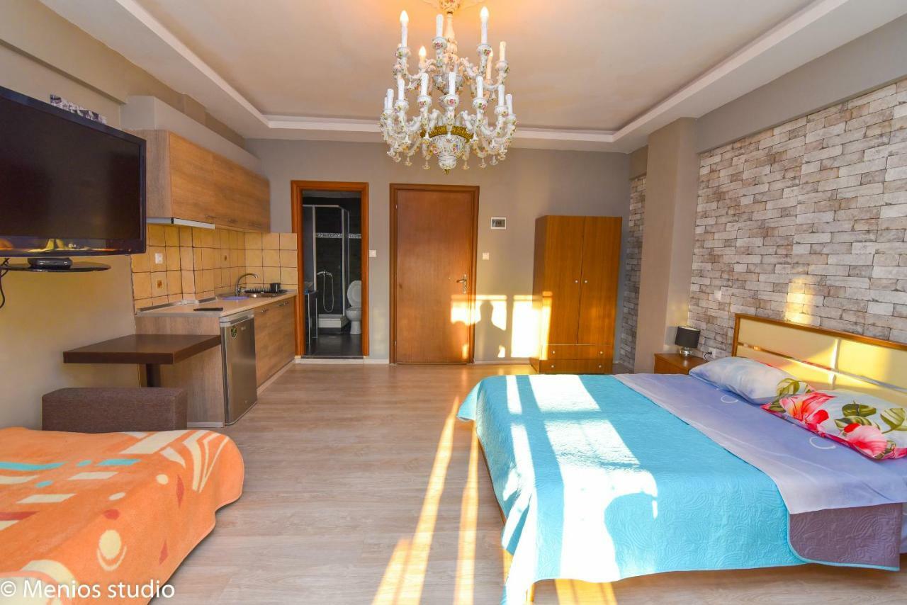 Menios Apartments And Studios Nea Kallikrateia Exterior photo